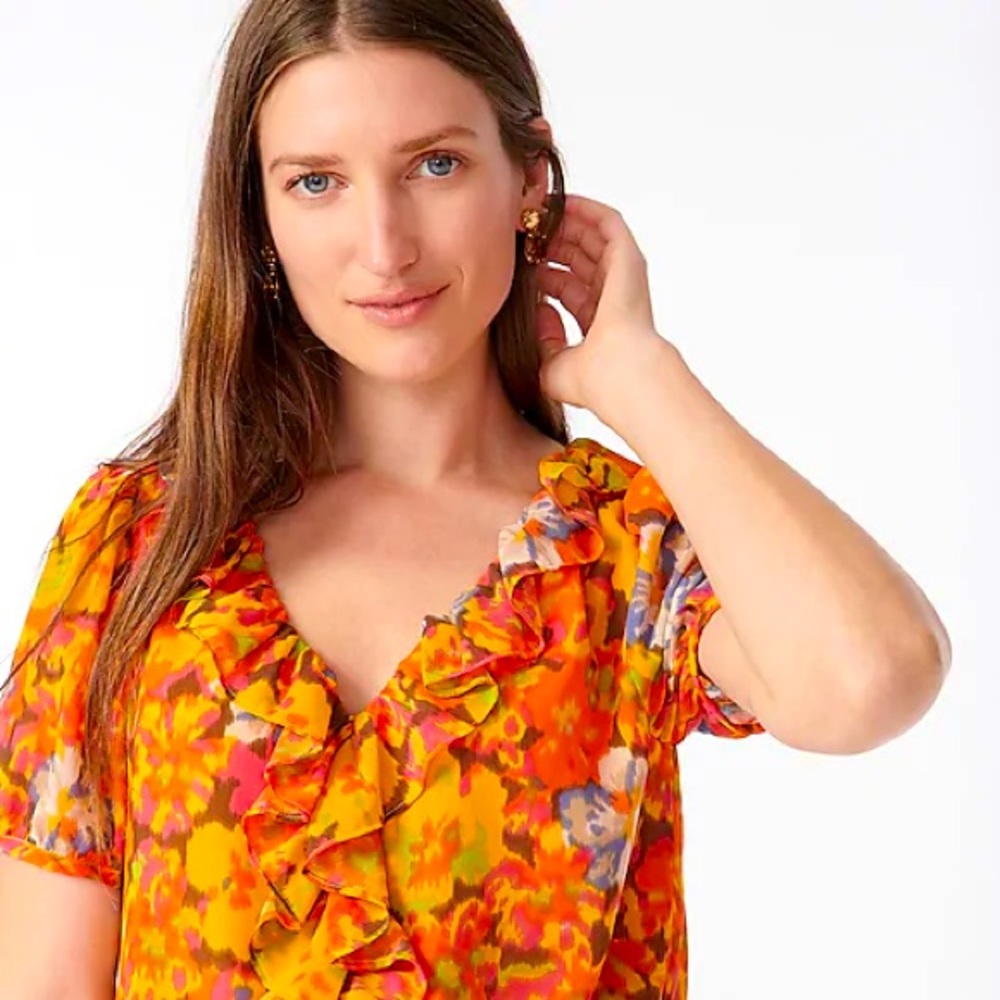 ✨🆕✨J. CREW // V-neck ruffle top in sunset